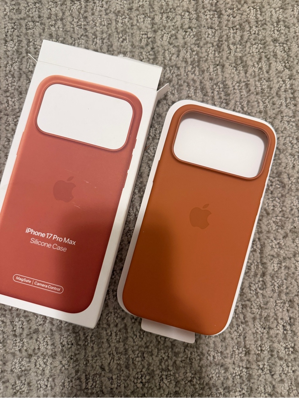 Apple iPhone 17 Pro Max Silicone Case - Terracotta Orange - new in box